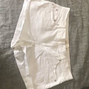White Gap 3” 1969 shorts size 27